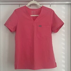 Figs Catarina Scrub Top in Neon Pink